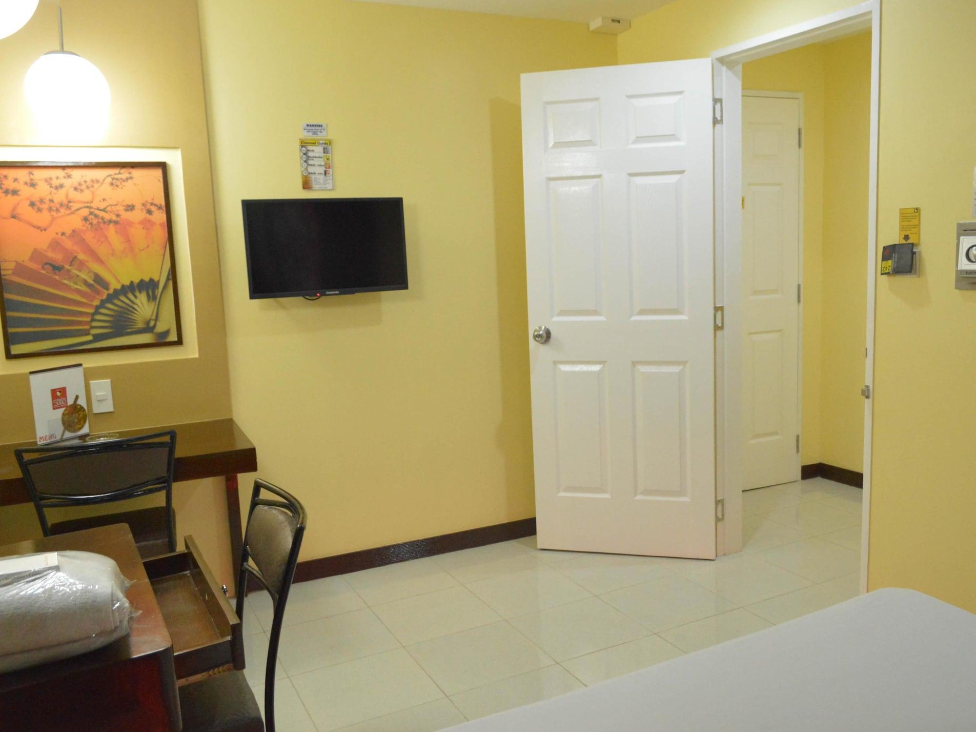 Hotel Sogo Pasay Wood Street Экстерьер фото