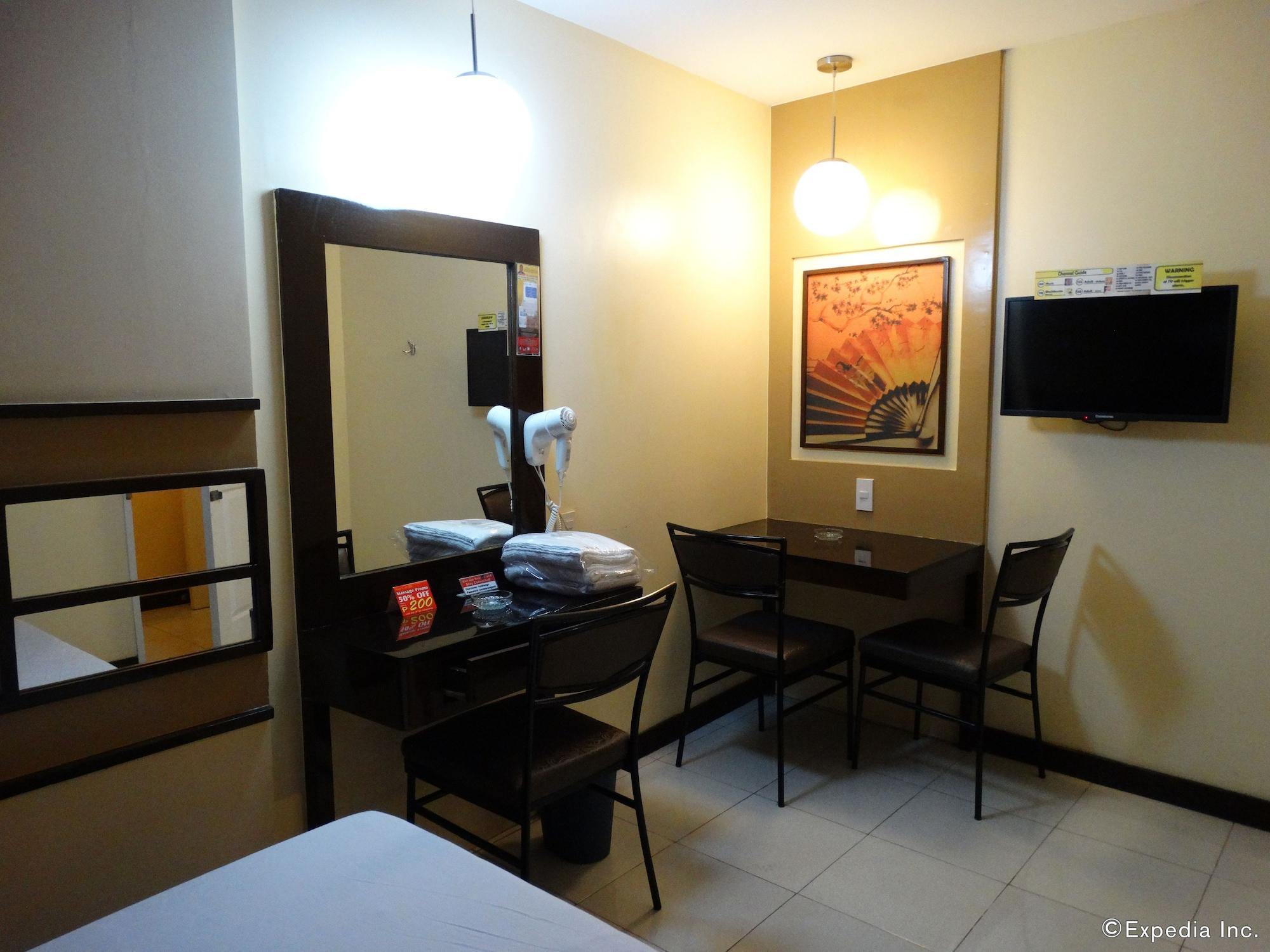 Hotel Sogo Pasay Wood Street Экстерьер фото
