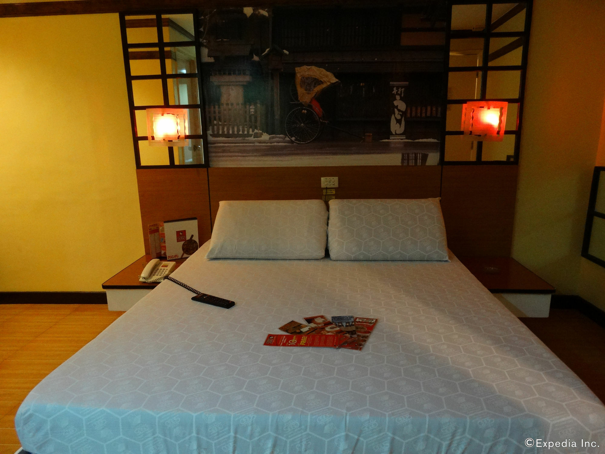 Hotel Sogo Pasay Wood Street Экстерьер фото