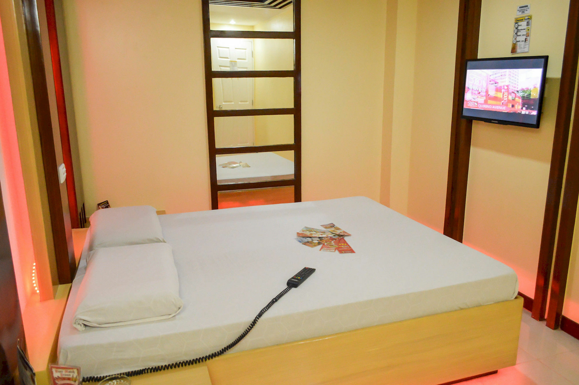 Hotel Sogo Pasay Wood Street Экстерьер фото