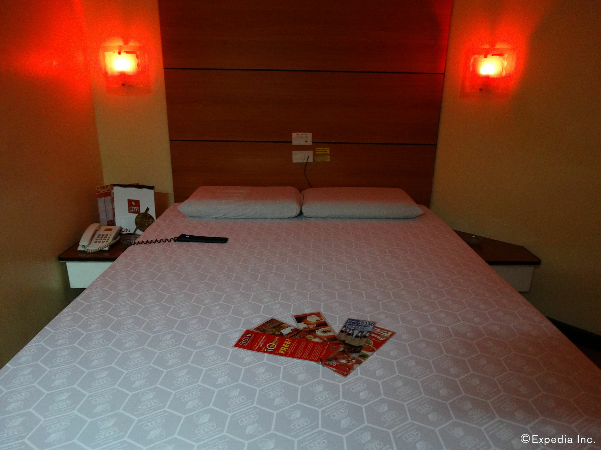 Hotel Sogo Pasay Wood Street Экстерьер фото