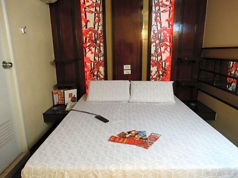 Hotel Sogo Pasay Wood Street Экстерьер фото