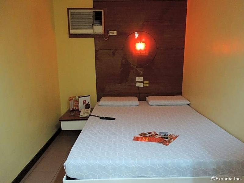 Hotel Sogo Pasay Wood Street Экстерьер фото